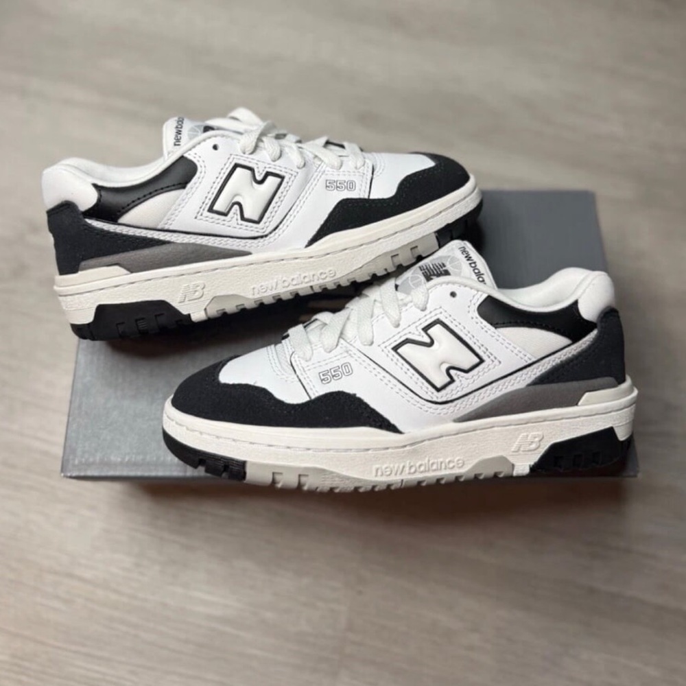 New Balance 550 White Black Size 5Y/6.5W